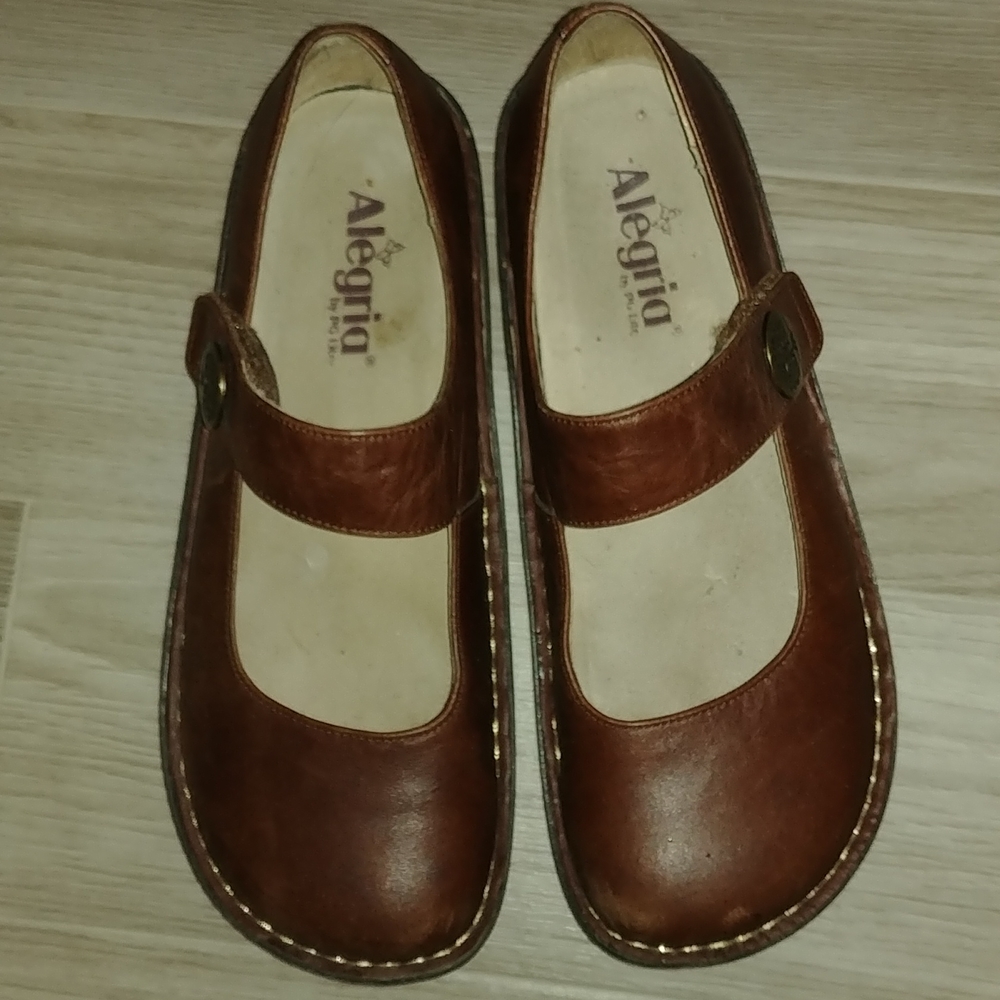 Alegria Mary Jane style brown dress shoes size 8.5